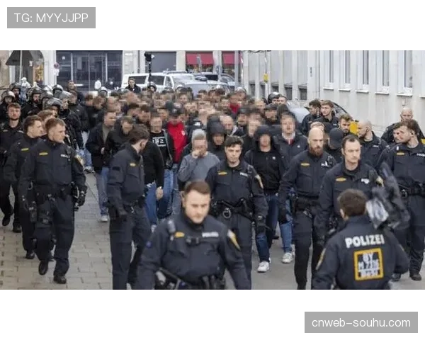 西班牙警方逮捕四名涉嫌在比赛中种族侮辱球员的极端球迷